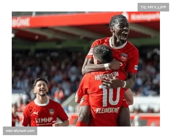 德甲战术多样性日益丰富 阵型演变呈现多元化发展趋势